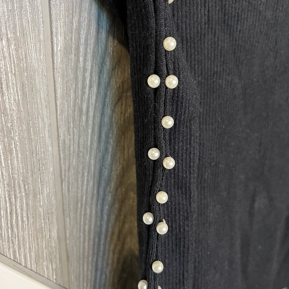 306. NWT Tahari Elegant Pearled Black Ribbed Women's Sweater XS - Picture 6 of 9